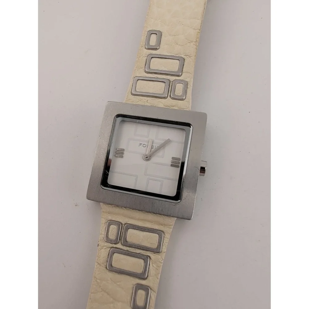 Fossil Women's Watch 27mm Case White Leather Band JR-9643 w/ Box New Battery